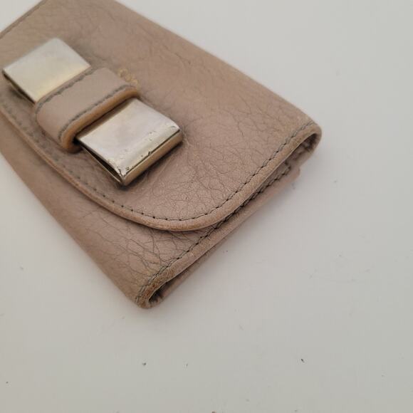 Chloe Logo Small Bow Trifold Key Case Holder 6 Hooks Wallet Leather Logo Beige - Picture 8 of 11